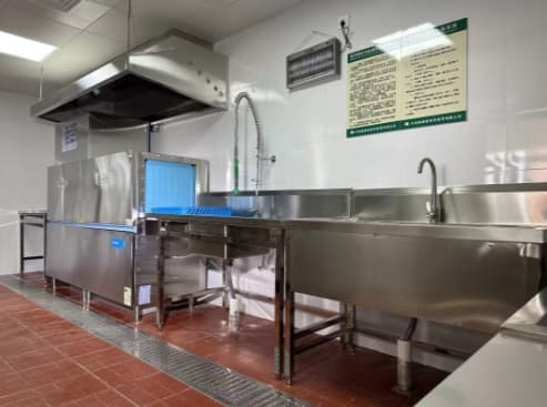 Lavavajillas de Cesta Transportadora con Secado HT-L20 – Capacidad 220 racks/hora – Doble Enjuague –
