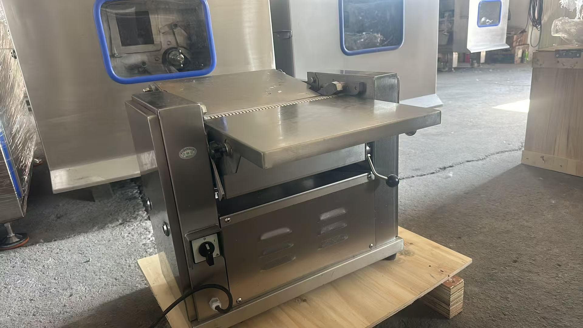 Máquina Desolladora y Peladora de Pieles Industrial 435mm | 24 m/h 750W NSQP-435